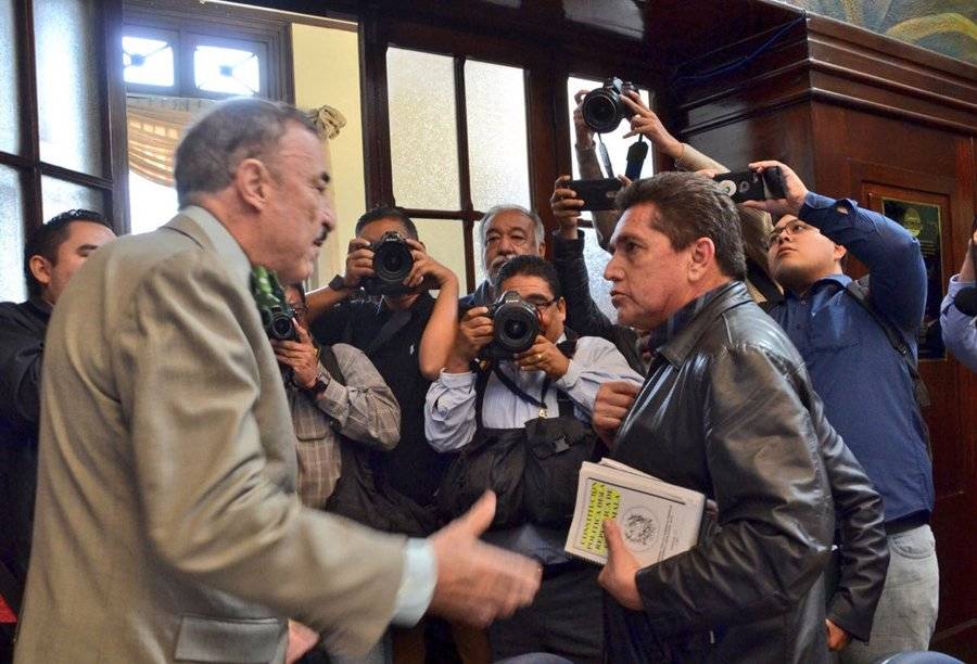 Fernando Linares Beltranena y Joviel Acevedo
