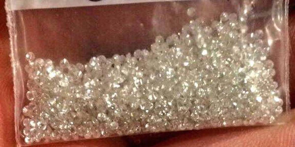 Detienen a español con 11 mil 500 diamantes Detienen a español con 11 mil 500 diamantes
