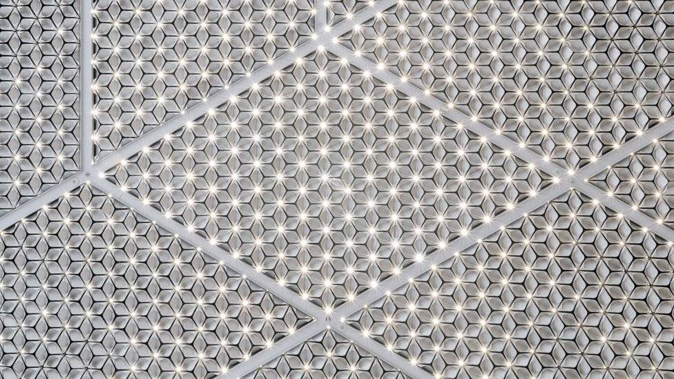 98892764bloombergldndetail01integratedceiling-c11c3d0c286755aedc1b54959b07cd53.jpg