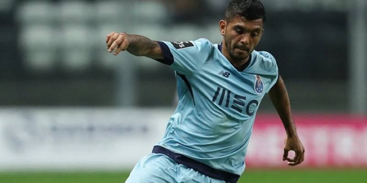 'Tecatito' Corona es expulsado en empate del Porto 'Tecatito' Corona es expulsado en empate del Porto