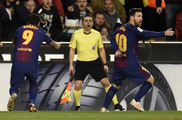 Gol anulado al Barcelona en Mestalla