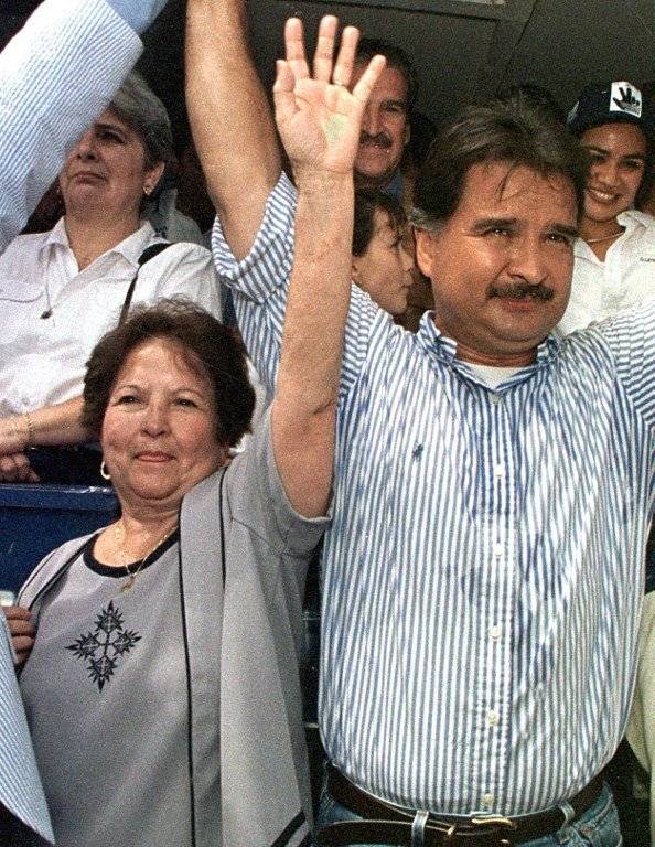 Alfonso Portillo y su madre, Hilda Cabrera