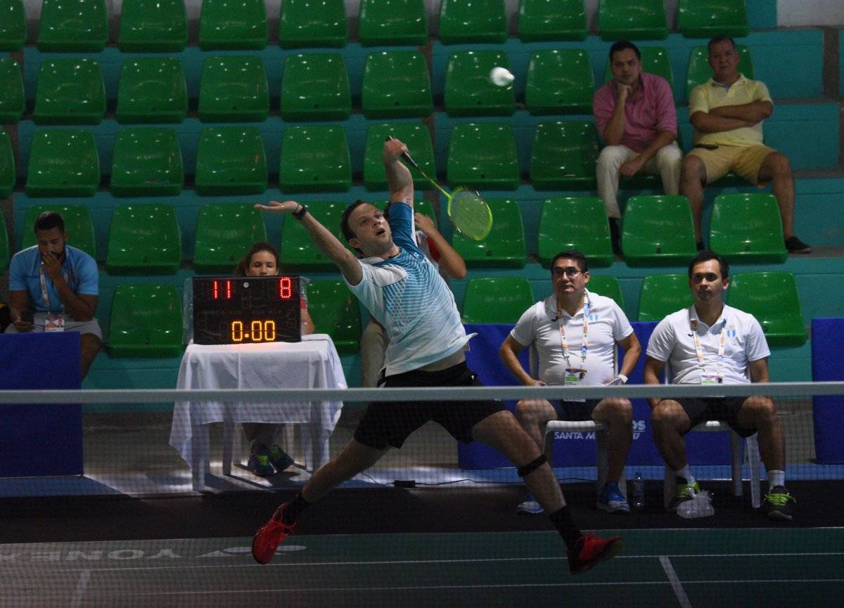 Kevin Cordón ya no pudo jugar las finales de singles.