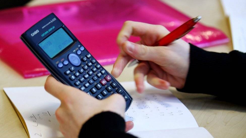 98887064estudiantecalculadoragetty-4010f701e6bbf62540f452eb5d2804e1.jpg