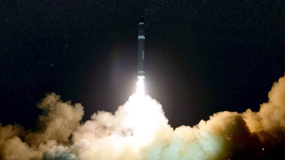 98993757missile-7d77dd7a33f6f80990cd44c2ae594525.jpg