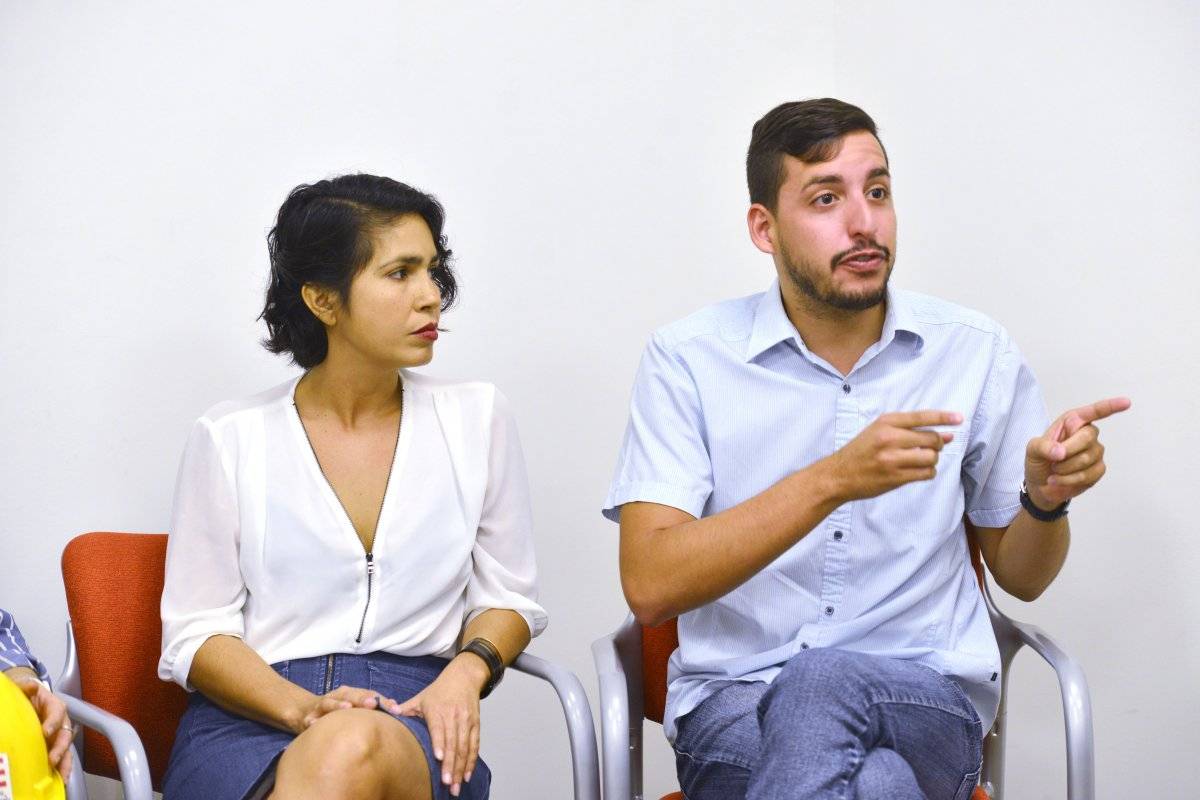 Jorge Pagán, líder de la organización comunitaria Puerto Rico Cambia y Melissa Cortés, empresaria del Mercado Libre en Santurce.