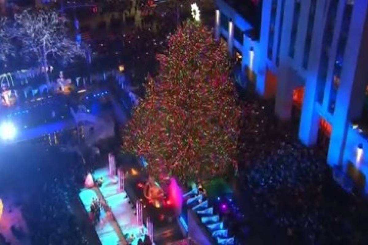Así se vivió el encendido del árbol de Rockefeller Center en NY Así se vivió el encendido del árbol de Rockefeller Center en NY