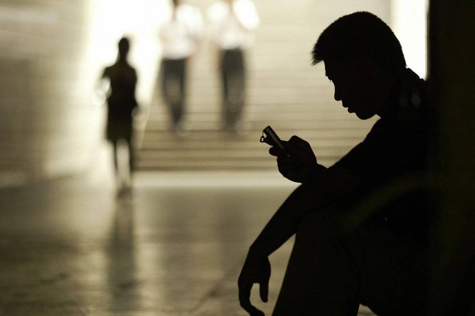 El SMS cumple 25 años, de rodillas ante la supremacía de WhatsApp El SMS cumple 25 años, de rodillas ante la supremacía de WhatsApp