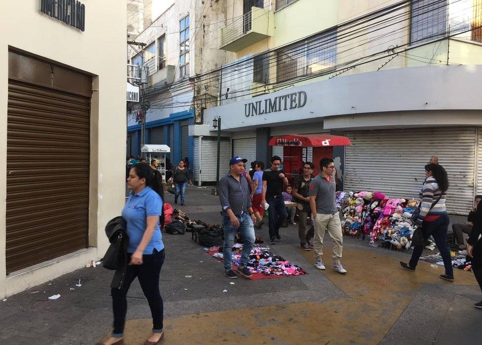99043764tiendas2-3f33371e30cd596719d0bde65b976351.jpg