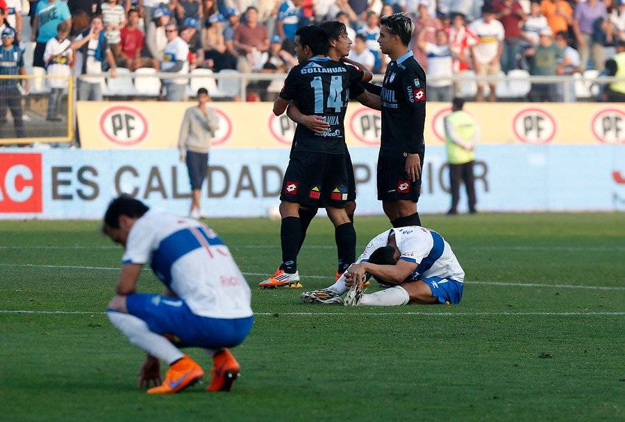 El lamento cruzado tras el 3-3 ante Iquique el 26 de abril de 2015 / Foto: Agencia UNO