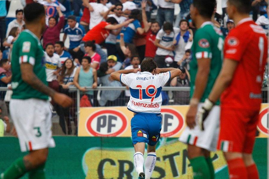 El Chapa Fuenzalida comienza de festejar el gol que le selló la obtención de la estrella 11 en la historia de la UC / Foto: Photosport