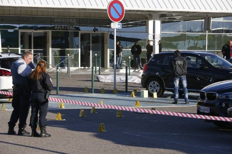 Tiroteo en aeropuerto de Córcega