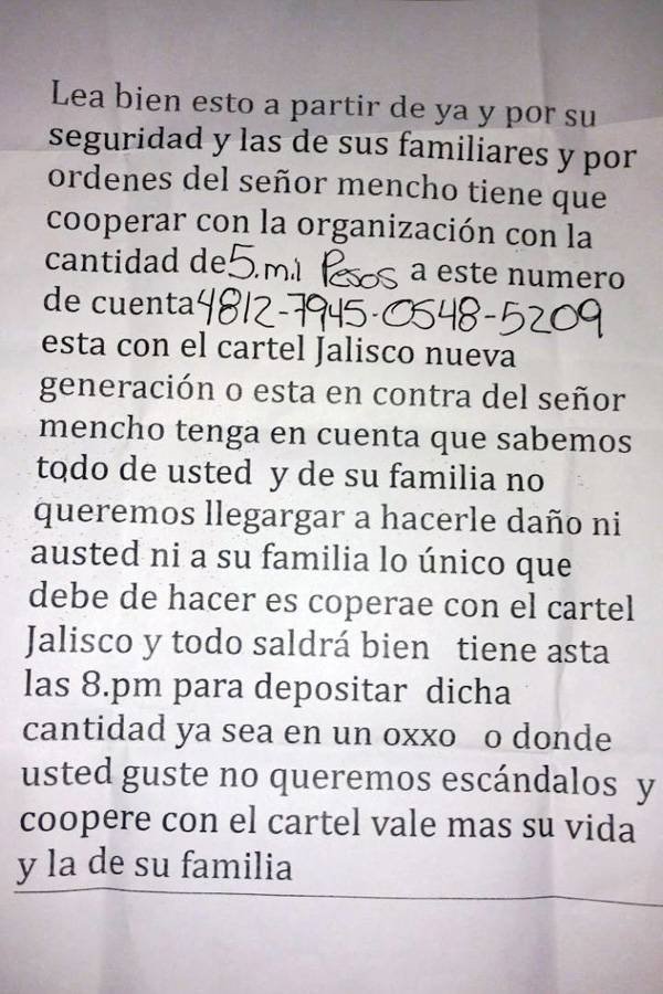 Extorsionan a domicilio, dejan volantes con amenazas en calles de Zapopan