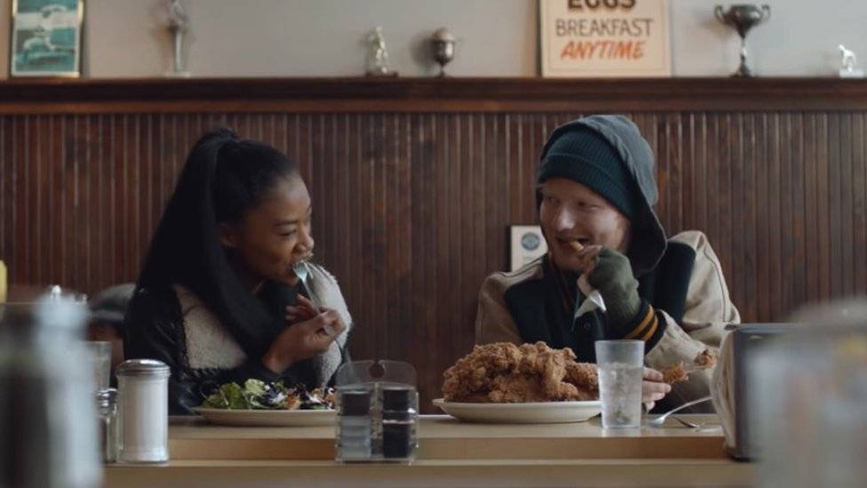 99083250edsheeranshapeofyoumusicvideo-5898e973e46ae467ee8bc40710f42ab3.jpg