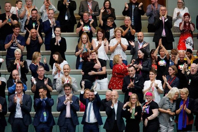 Parlamento de Australia aprueba matrimonio homosexual