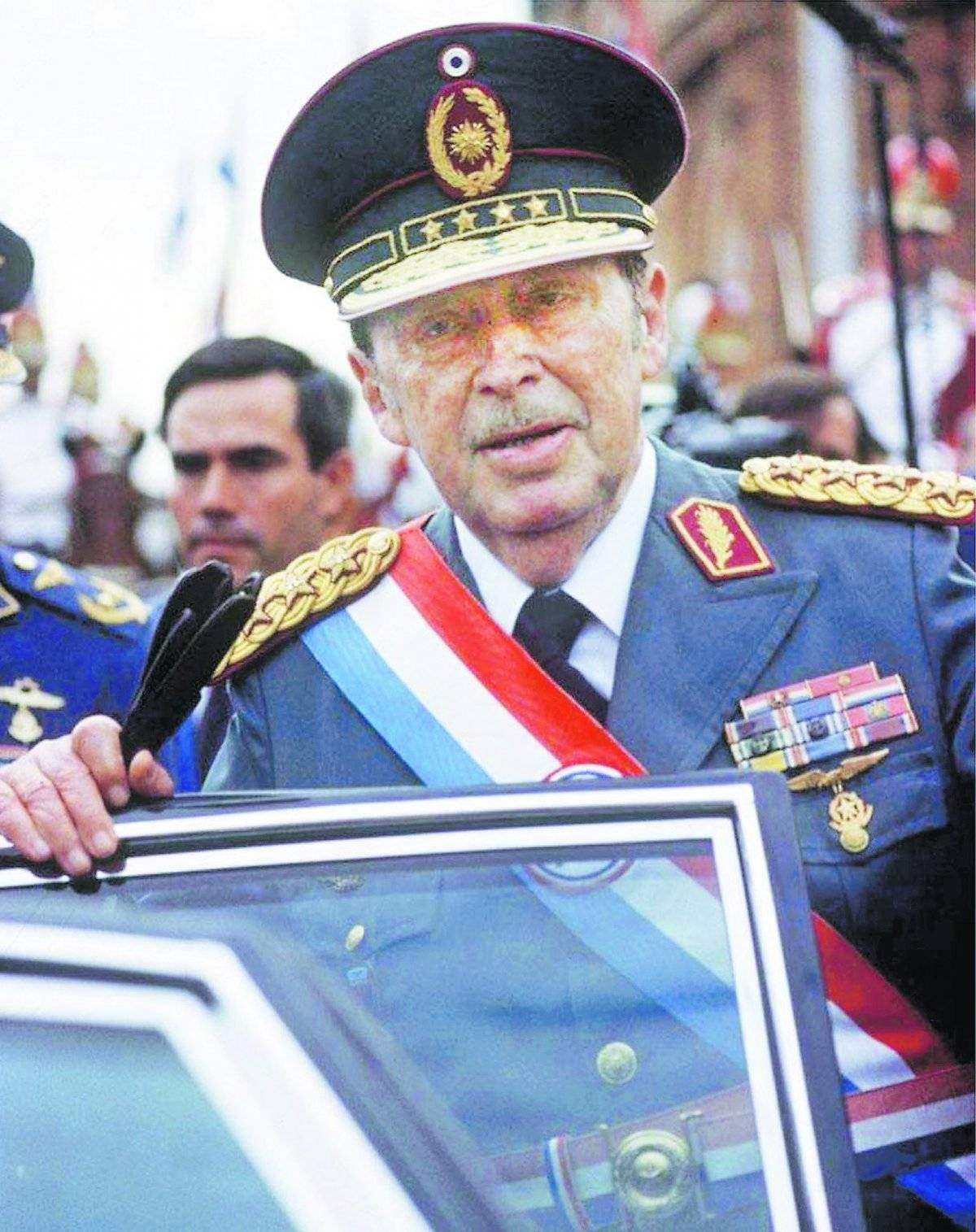 PARAGUAY: ALFREDO STROESSNER. 1954-1989 (35 años)