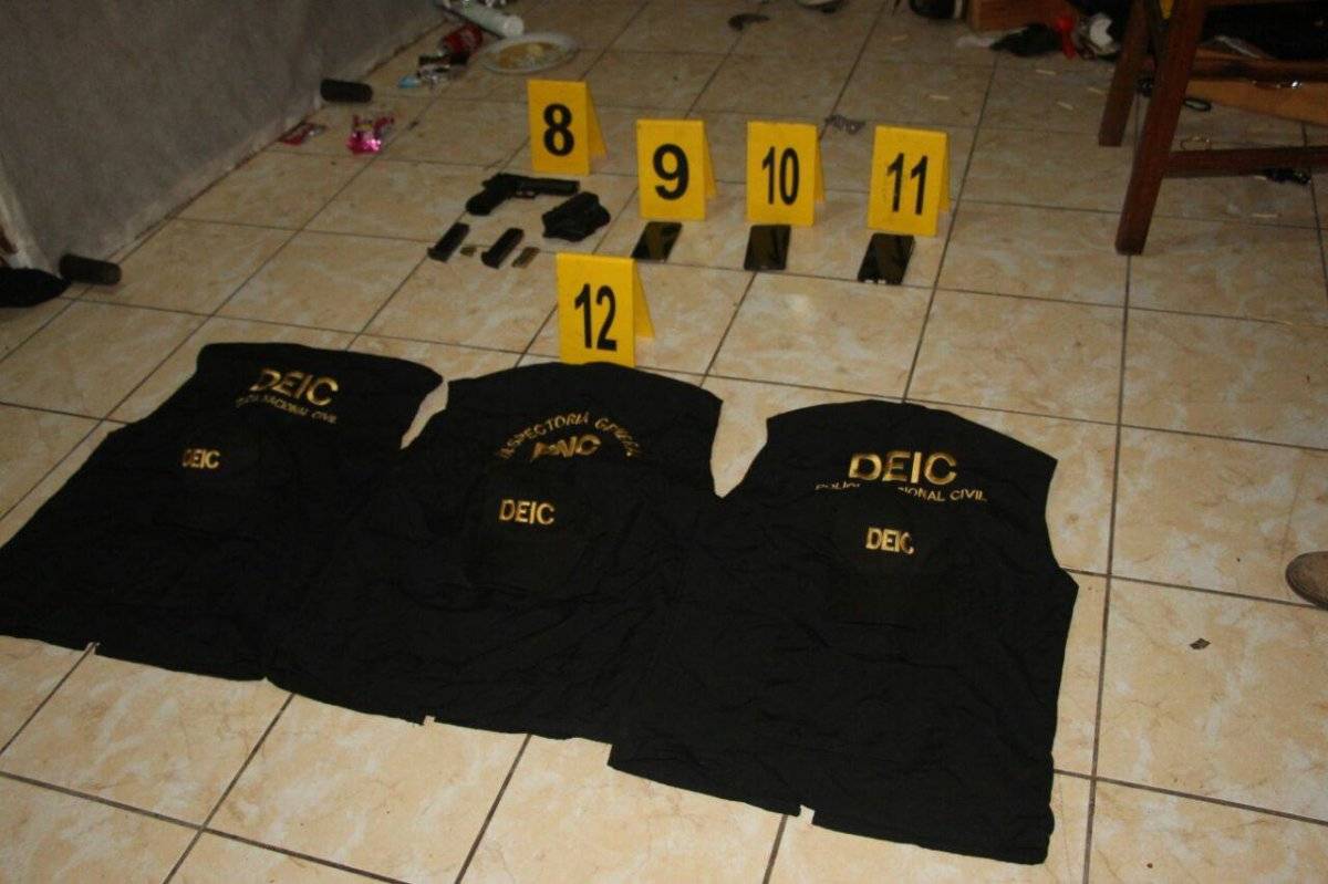Chalecos de la PNC