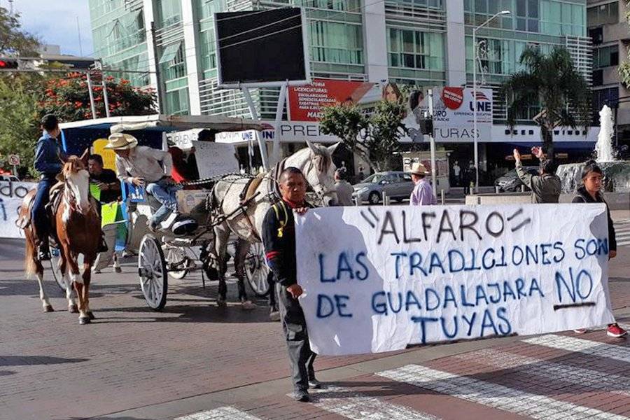 Protestan calandrieros contra presiones del Ayuntamiento