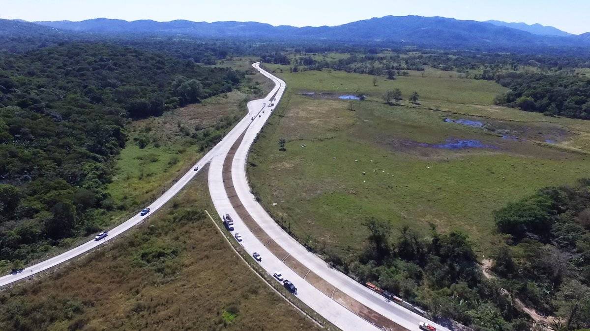 Inauguración de carretera en Santa Rosa