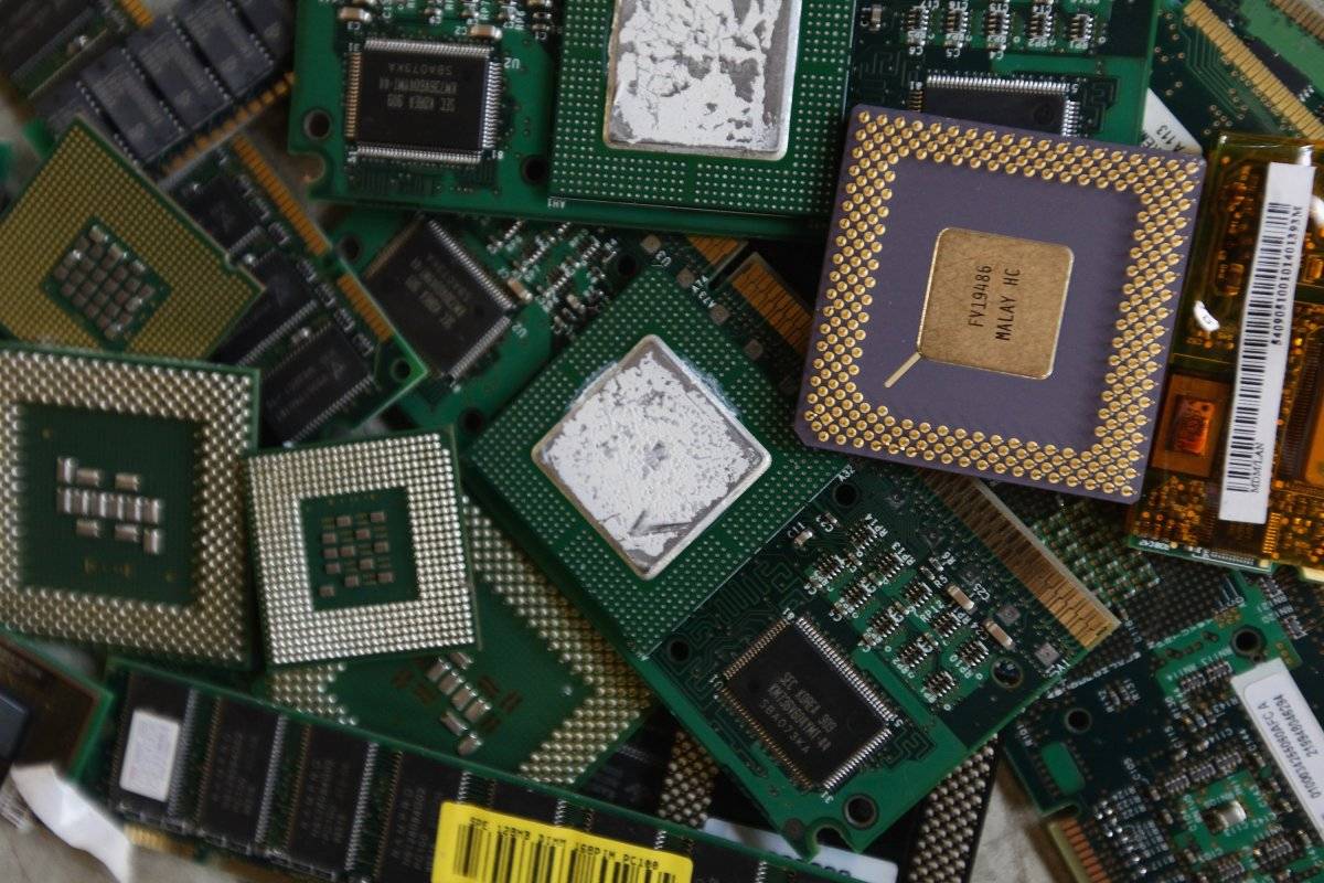 Los microchips generalmente tienen minerales como oro, plata y platino.