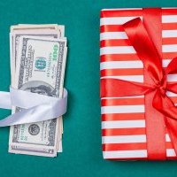 Barranquitas paga mil dólares de bono de Navidad a sus empleados
