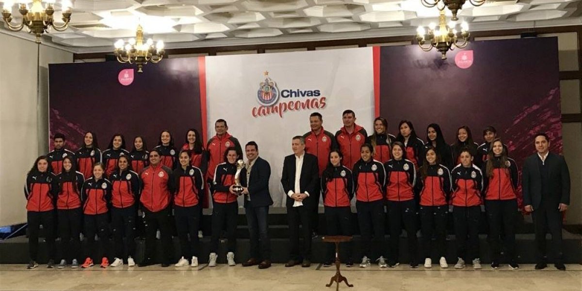 Gobernador de Jalisco recibe a las Chivas Campeonas Gobernador de Jalisco recibe a las Chivas Campeonas