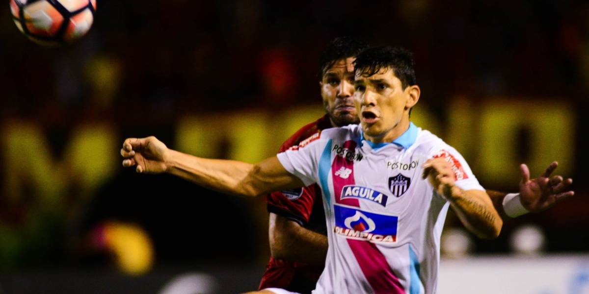 Roberto Ovelar afirmó sentirse ofendido tras polémica con compañero en Junior
