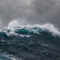 Pronostican tronadas para el oeste y sigue el riesgo de corrientes marinas para todas las playas
