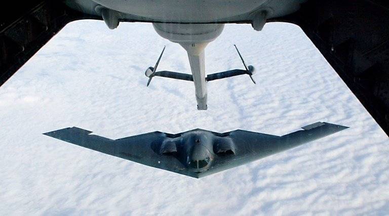 bombardero B-2