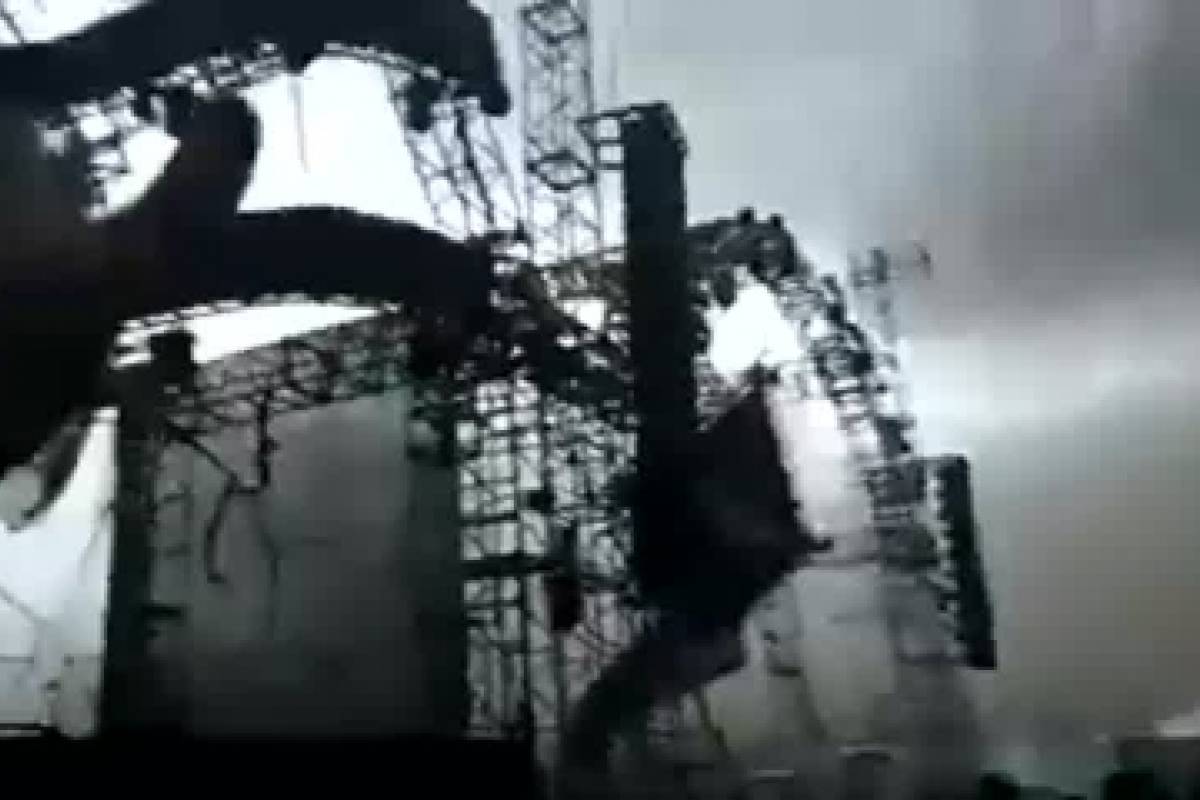 Se desploma escenario en Brasil y mata a DJ Se desploma escenario en Brasil y mata a DJ