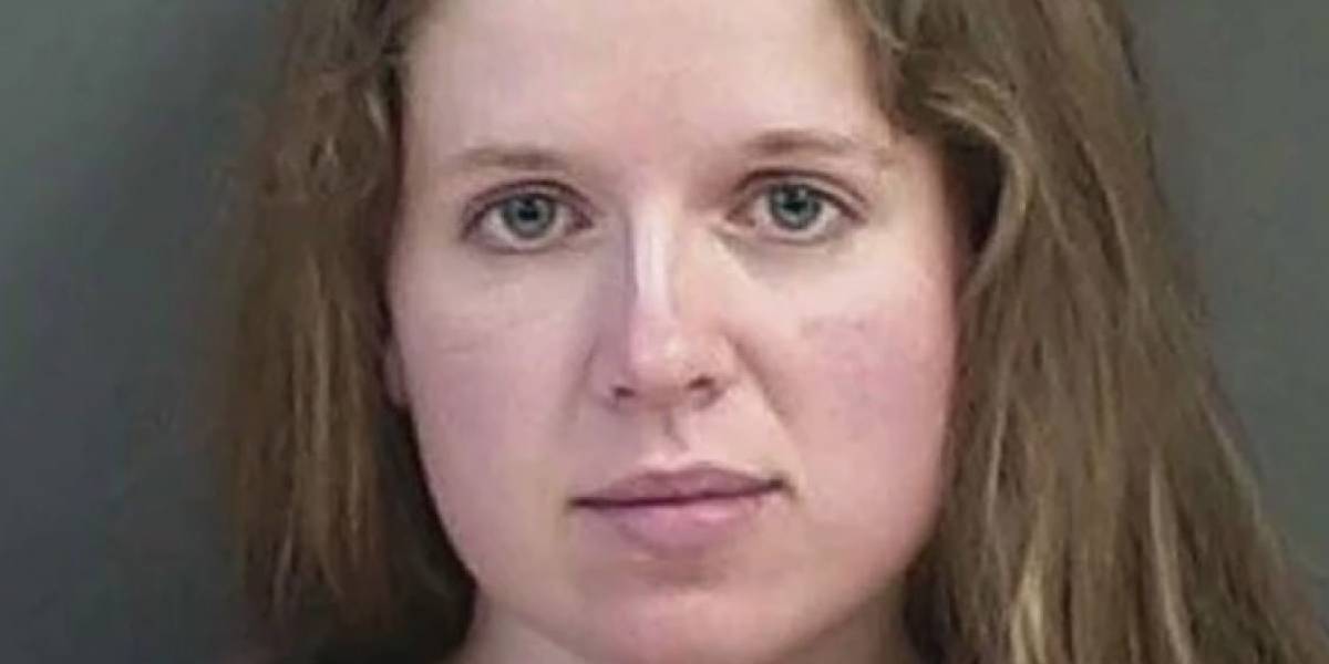 Maestra cristiana fue encontrada en pleno acto sexual con menor