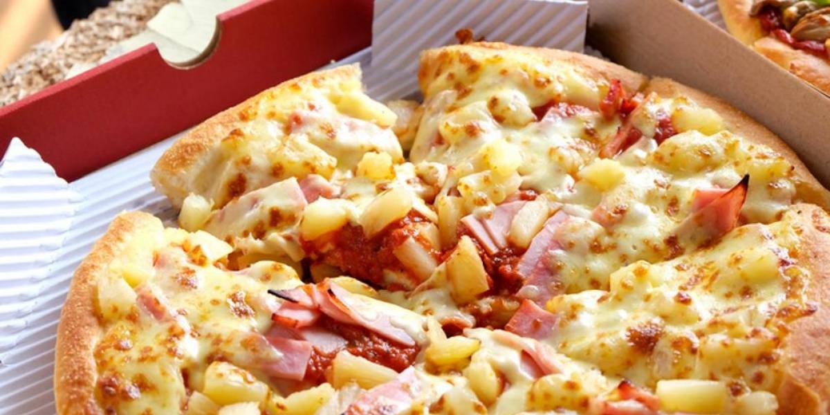 Trabajadora es despedida por hacer vulgar broma en una caja de pizza