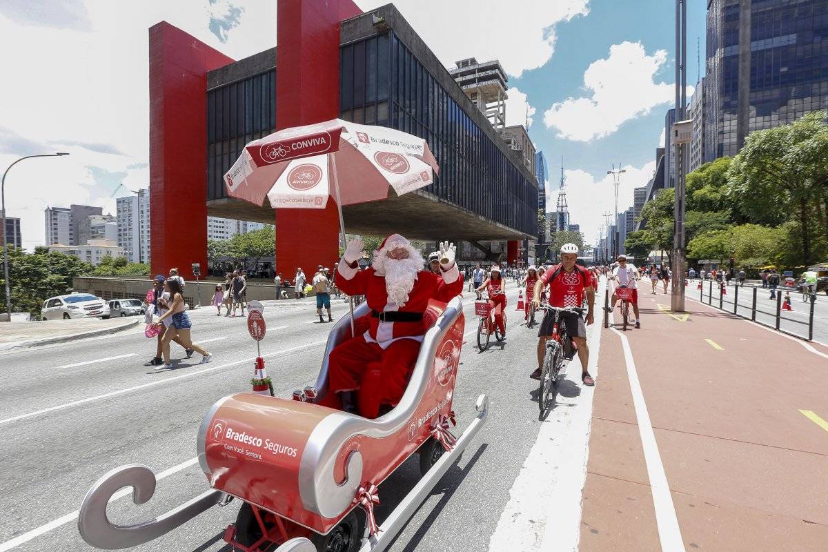 Papai Noel Trenó Iluminado