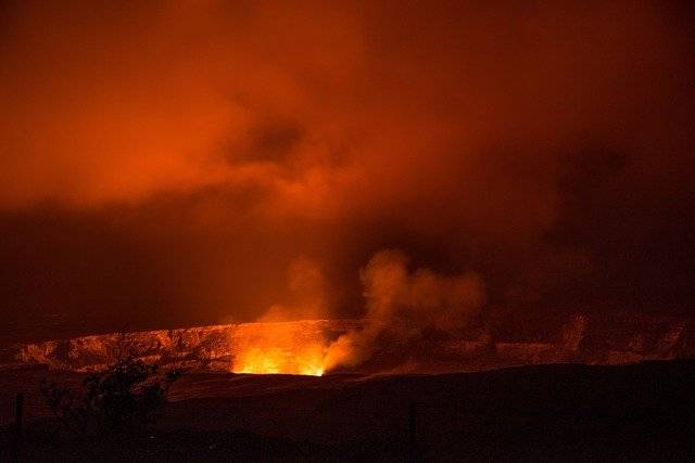 Volcán en erupción