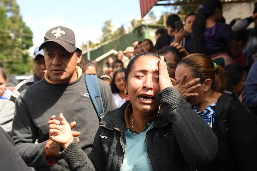 Familiares de niñas del Hogar Seguro Virgen de la Asunción