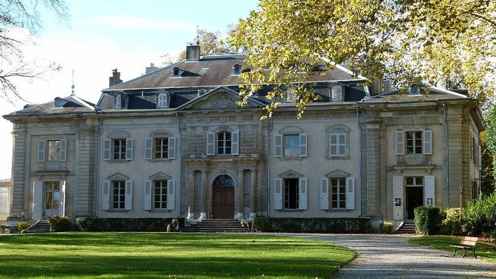 993240121024pxchteaudevoltaireferney3-413a773a4702542438d5b0e033cb9d01.jpg