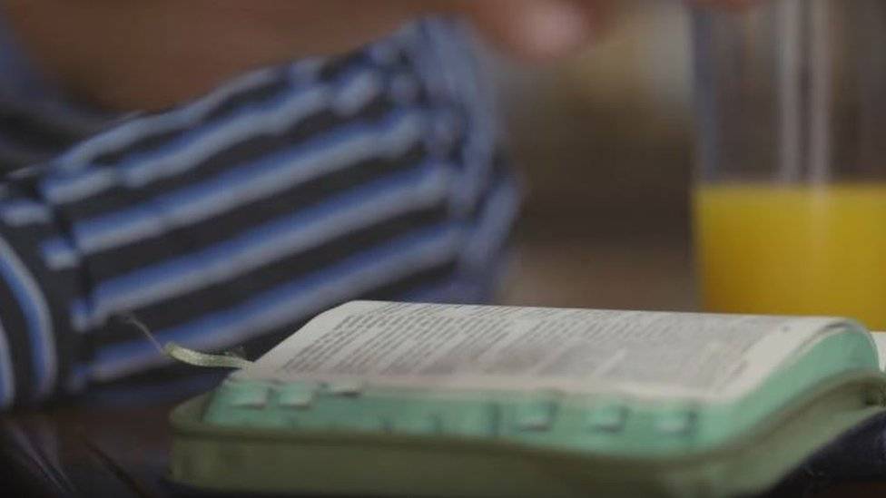99323223biblia-e82a66d835c3e8661f77e6d7fa04d320.jpg