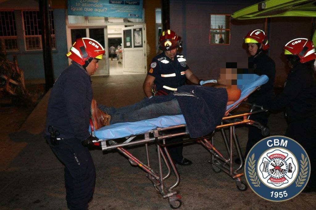 hieren a ayudante de bus rutas Quetzal