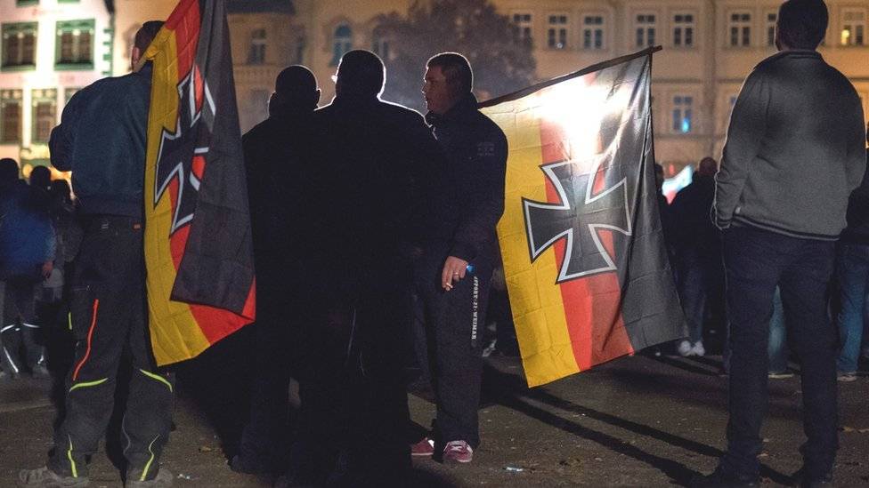 99322399afdflagsgetty-7fc91801423866c5e70d4b4d03819feb.jpg