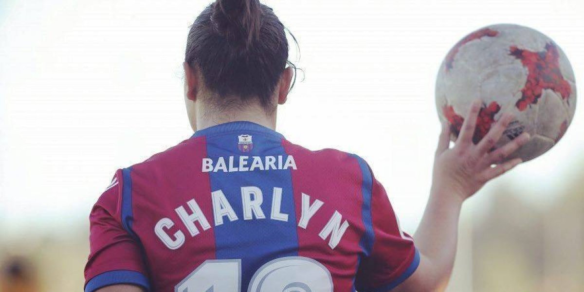 Reconocen gol de Charlyn Corral como el mejor del año Reconocen gol de Charlyn Corral como el mejor del año