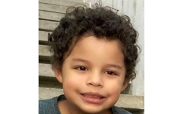 menino criança 5 anos