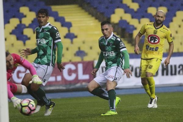 Jugador de Wanderers sufrió un fuerte accidente automovilístico en la Quinta Región