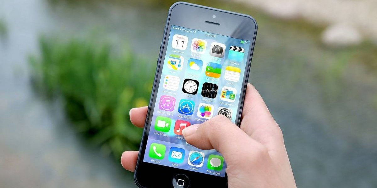 Batería de iPhone sobrecalentada dejó ocho heridos y 50 evacuados Batería de iPhone sobrecalentada dejó ocho heridos y 50 evacuados