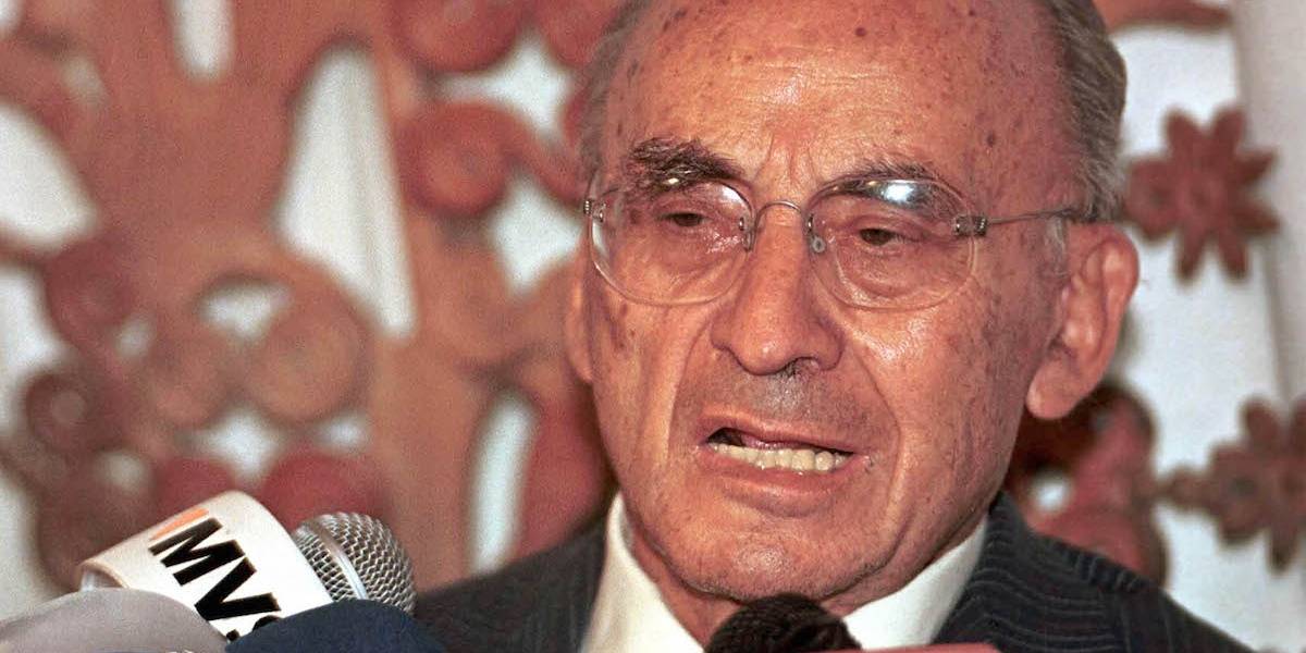 'Matan' en redes sociales al expresidente Luis Echeverría