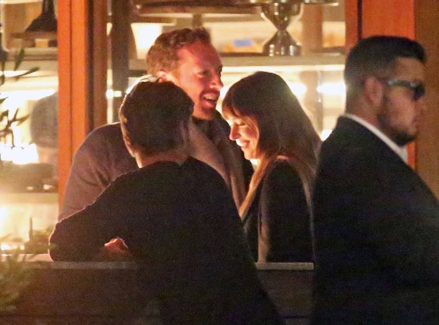 dakota johson y chris Martin