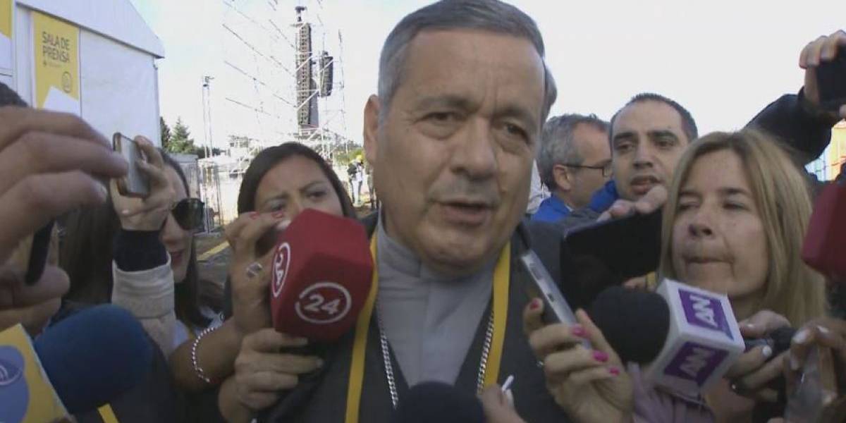Papa defiende a acusado de encubrir pedofilia Papa defiende a acusado de encubrir pedofilia