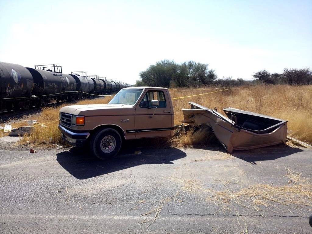 Dos choques del tren contra camionetas; cinco muertos y 18 heridos