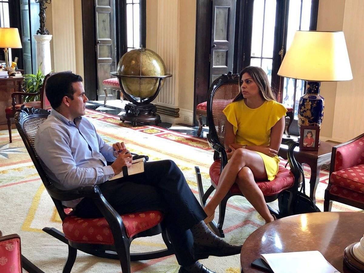 Adriana Sánchez Parés, nueva secretaria del Departamento de Recreación y Deportes se reúne con el gobernador Ricardo Rosselló.