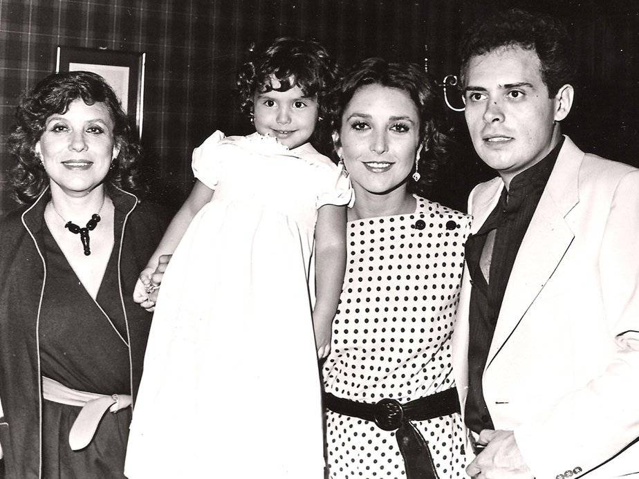 Angélica María, Raúl Vale y su hija