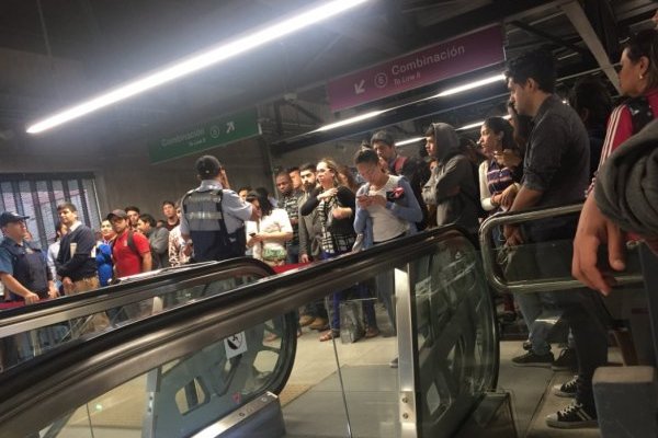 Metro informa de problemas en normal servicio en L6 Metro informa de problemas en normal servicio en L6